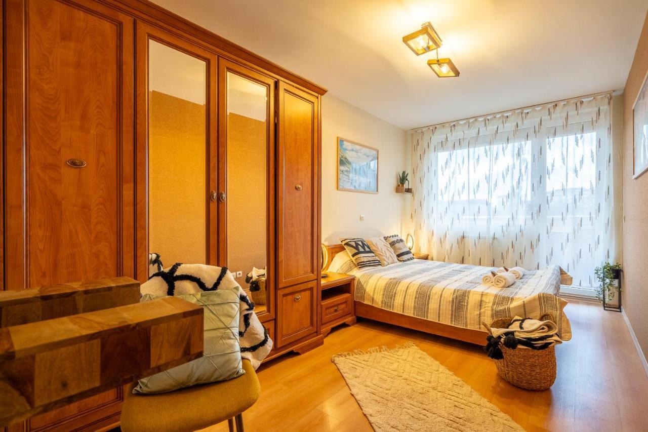 Premium Comfy 2Bdr Apt - Free Parking - Fast Wi-Fi Sofia Eksteriør bilde